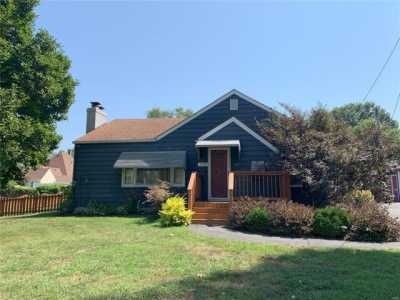 Home For Sale in Collinsville, Illinois