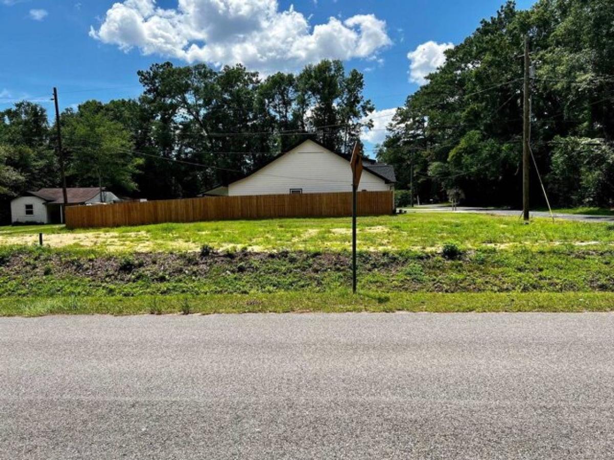 Picture of Residential Land For Sale in Silsbee, Texas, United States