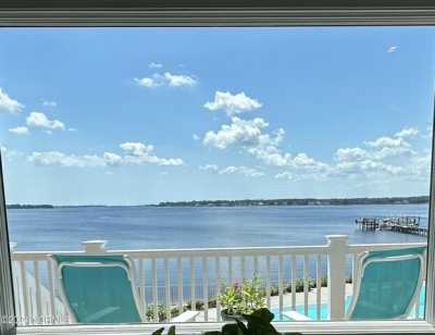 Home For Sale in Swansboro, North Carolina