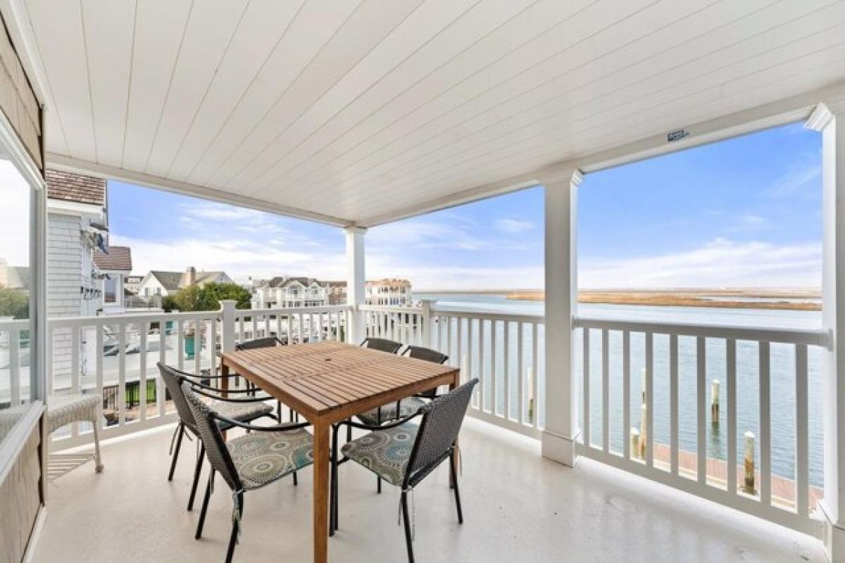 Picture of Home For Sale in Stone Harbor, New Jersey, United States