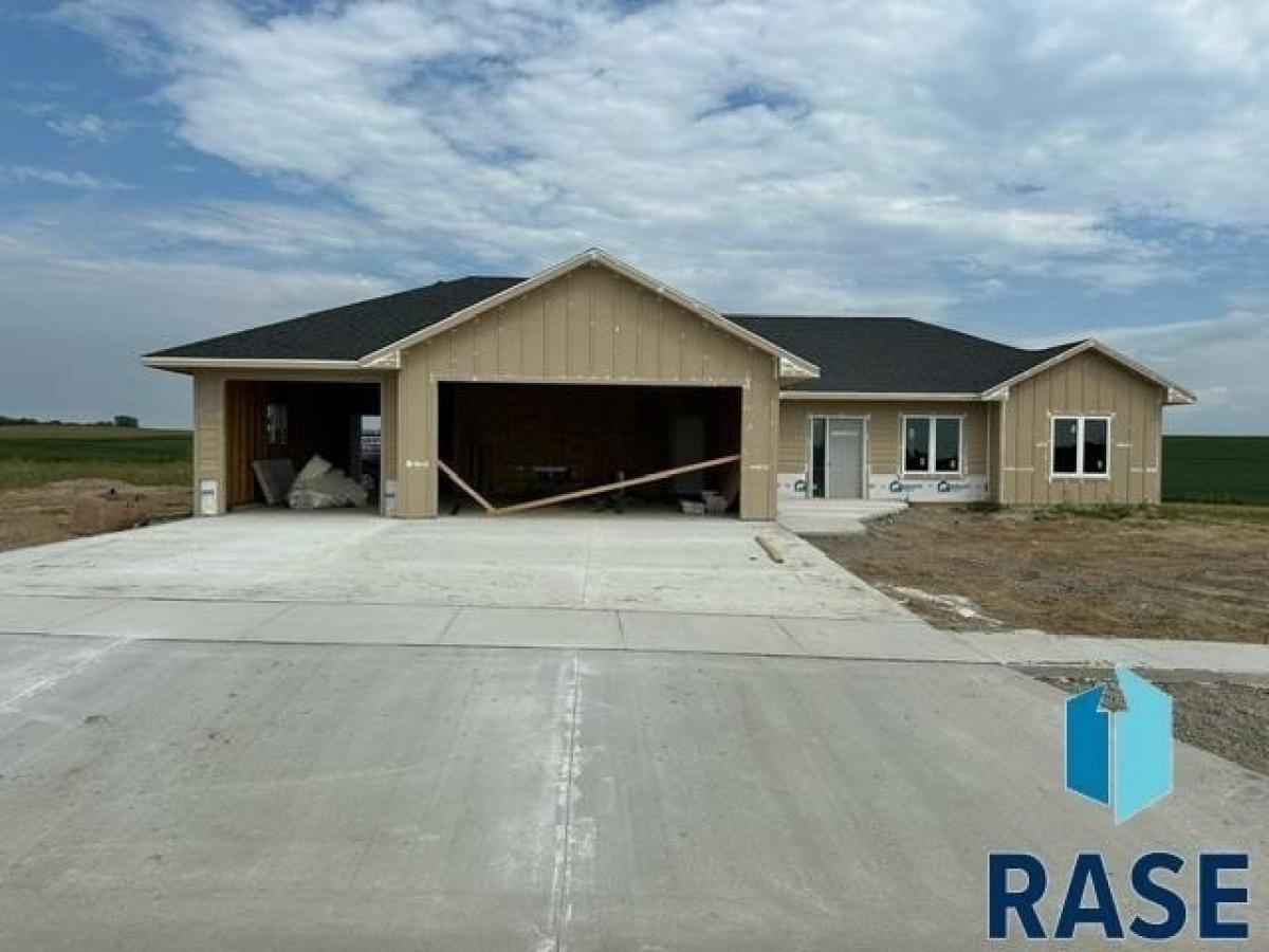 Picture of Home For Sale in Dell Rapids, South Dakota, United States