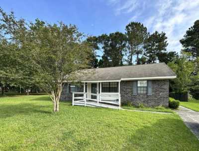 Home For Sale in Moncks Corner, South Carolina