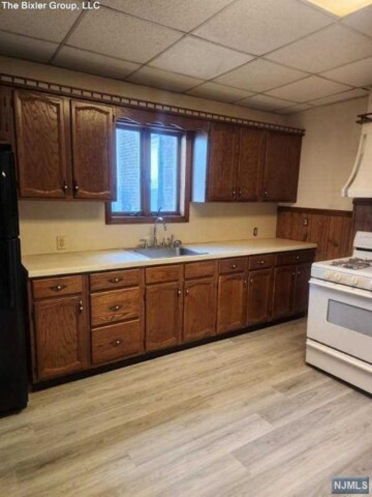 Picture of Home For Rent in East Newark, New Jersey, United States