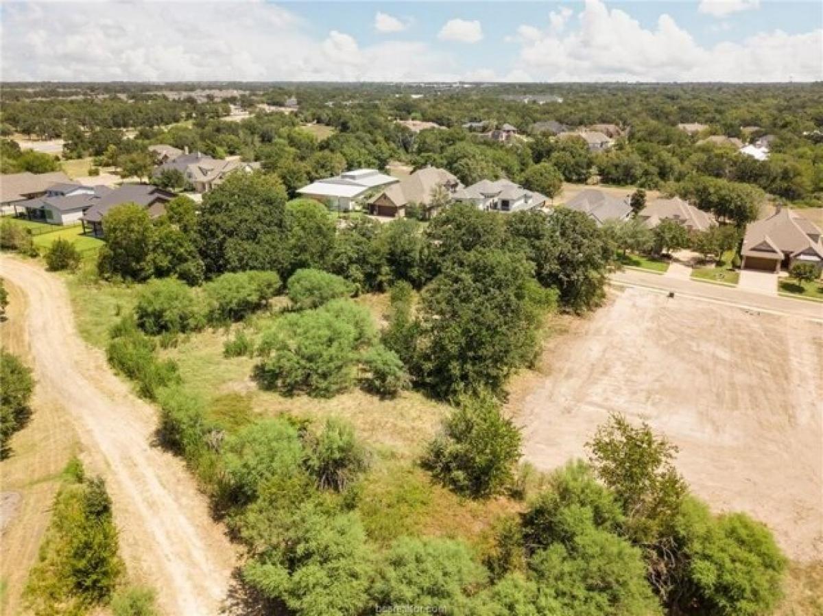 Picture of Residential Land For Sale in Bryan, Texas, United States