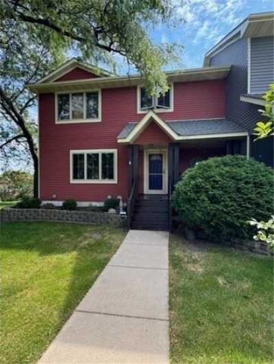 Home For Sale in Golden Valley, Minnesota