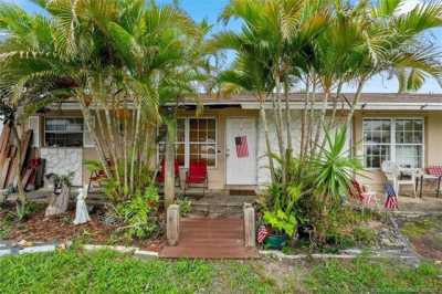 Home For Sale in Jensen Beach, Florida