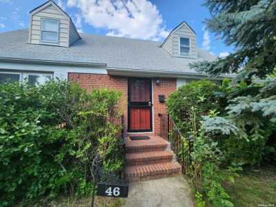 Home For Sale in Elmont, New York