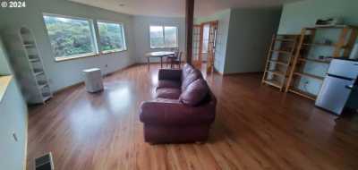 Home For Sale in Port Orford, Oregon