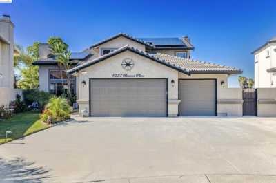 Home For Sale in Discovery Bay, California