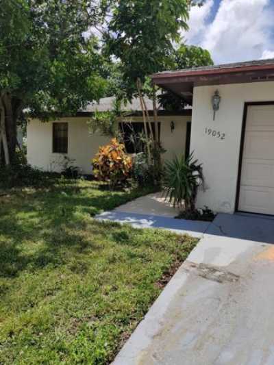 Home For Sale in Tequesta, Florida