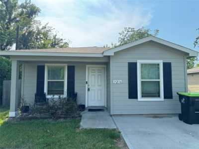 Home For Sale in Bay City, Texas