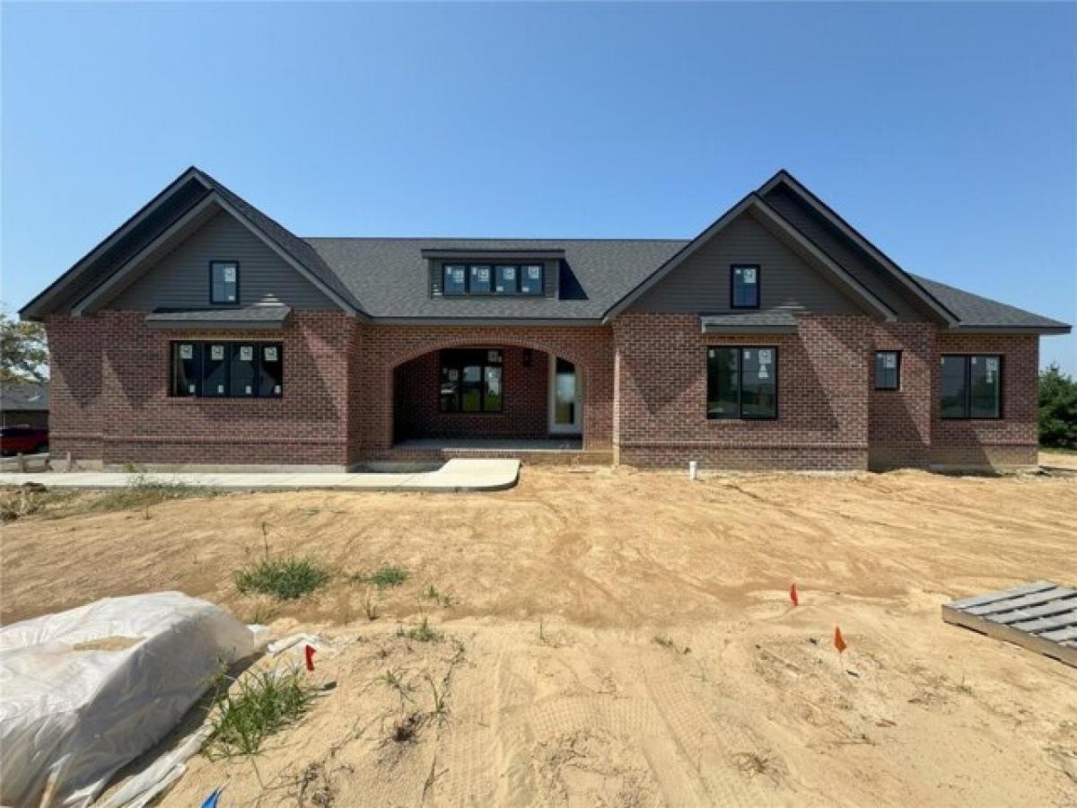 Picture of Home For Sale in Waterloo, Illinois, United States