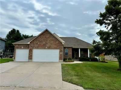 Home For Sale in Blue Springs, Missouri