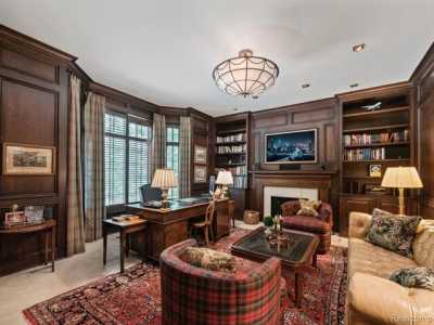 Home For Sale in Bloomfield Hills, Michigan