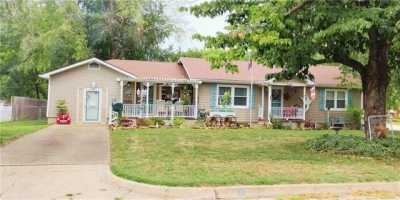 Home For Rent in Nevada, Missouri