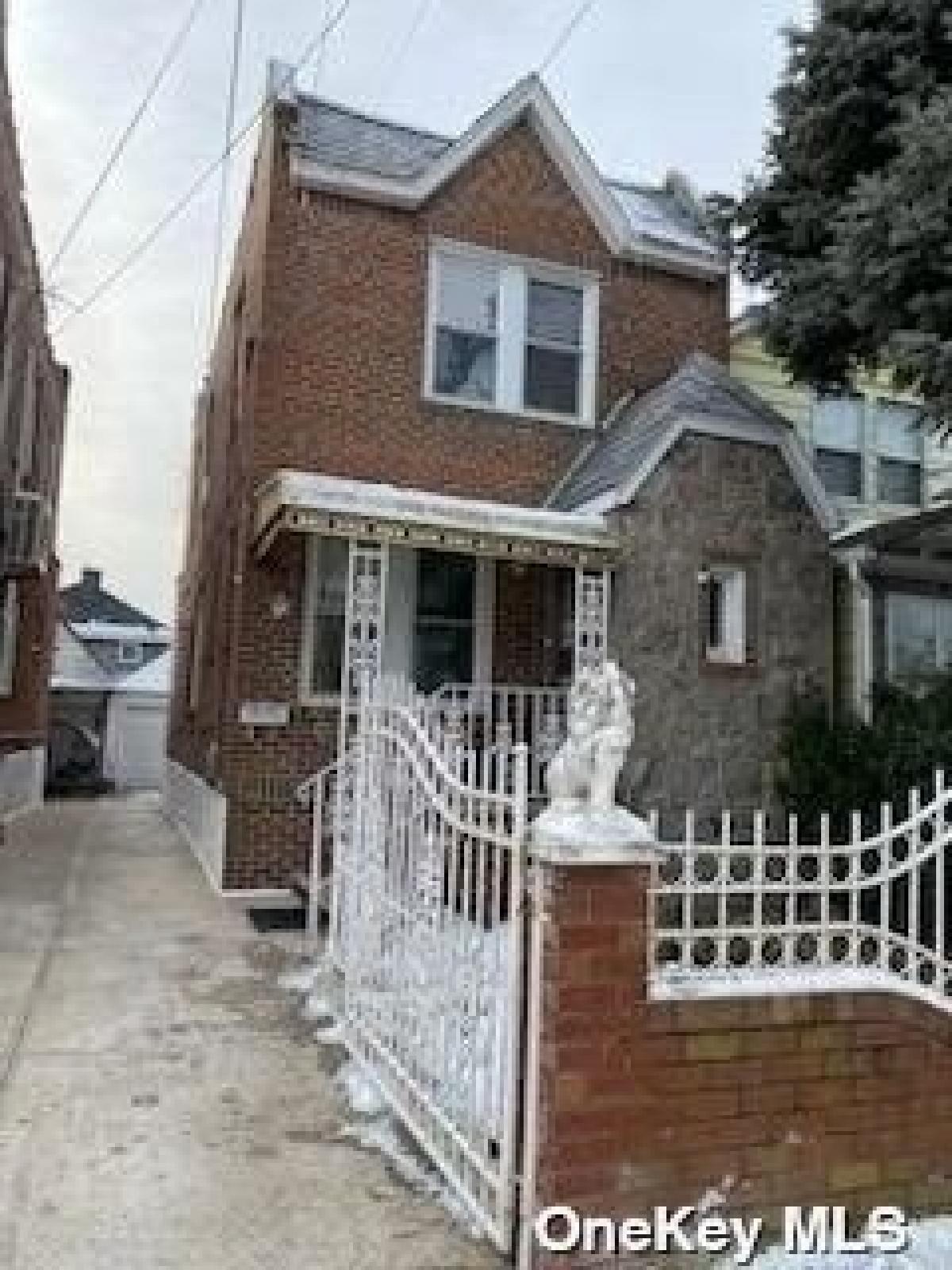 Picture of Home For Sale in South Ozone Park, New York, United States