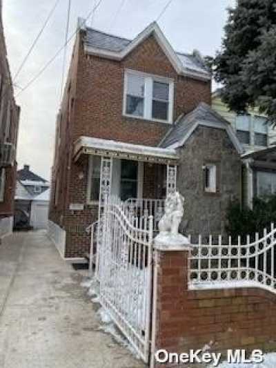 Home For Sale in South Ozone Park, New York