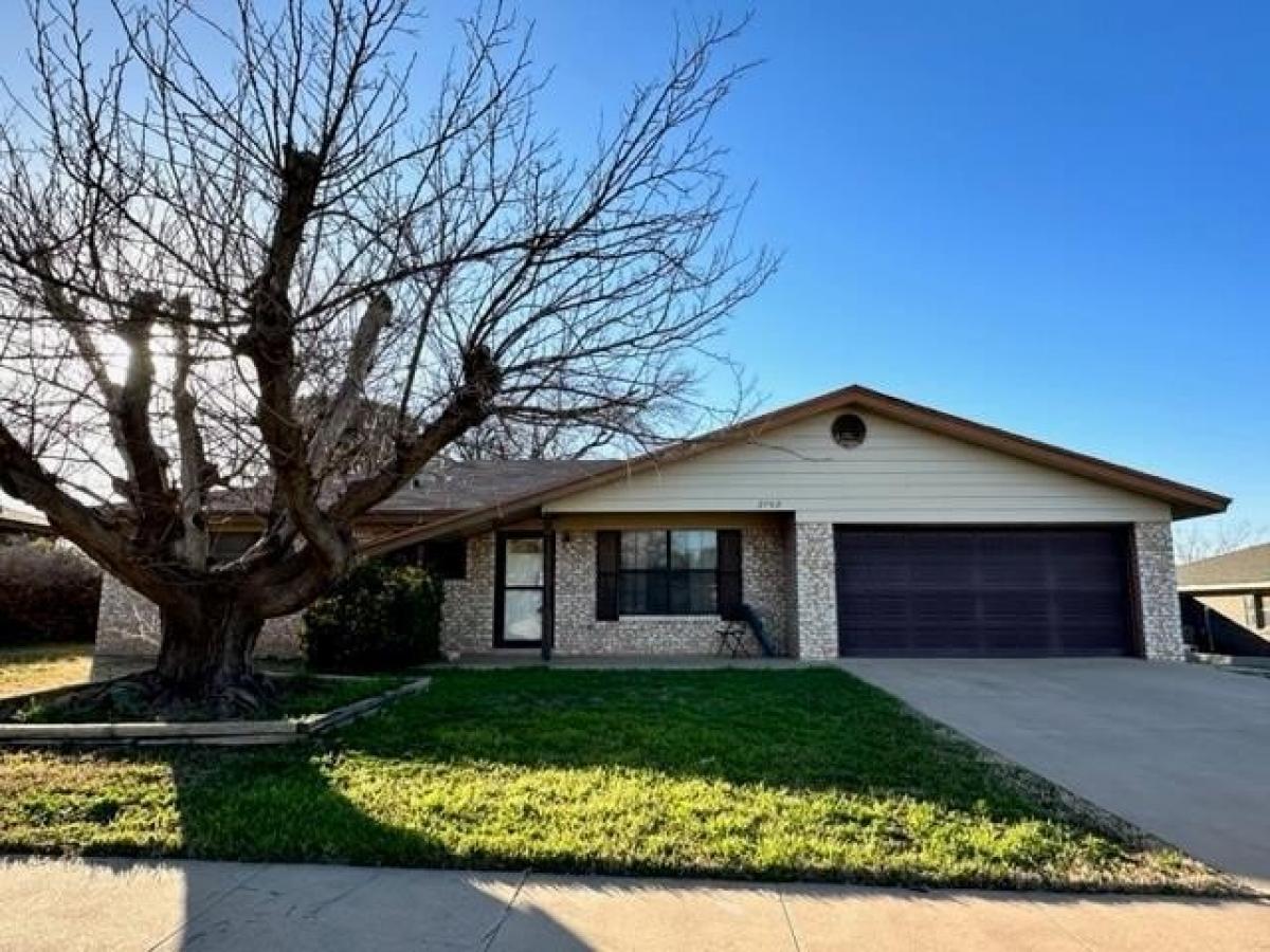 Picture of Home For Sale in Big Spring, Texas, United States