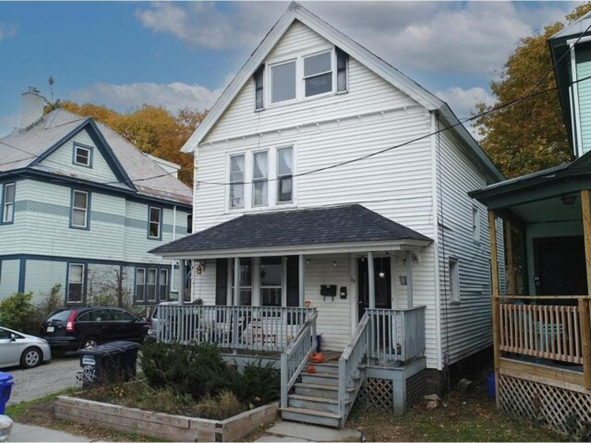 Picture of Home For Sale in Burlington, Vermont, United States