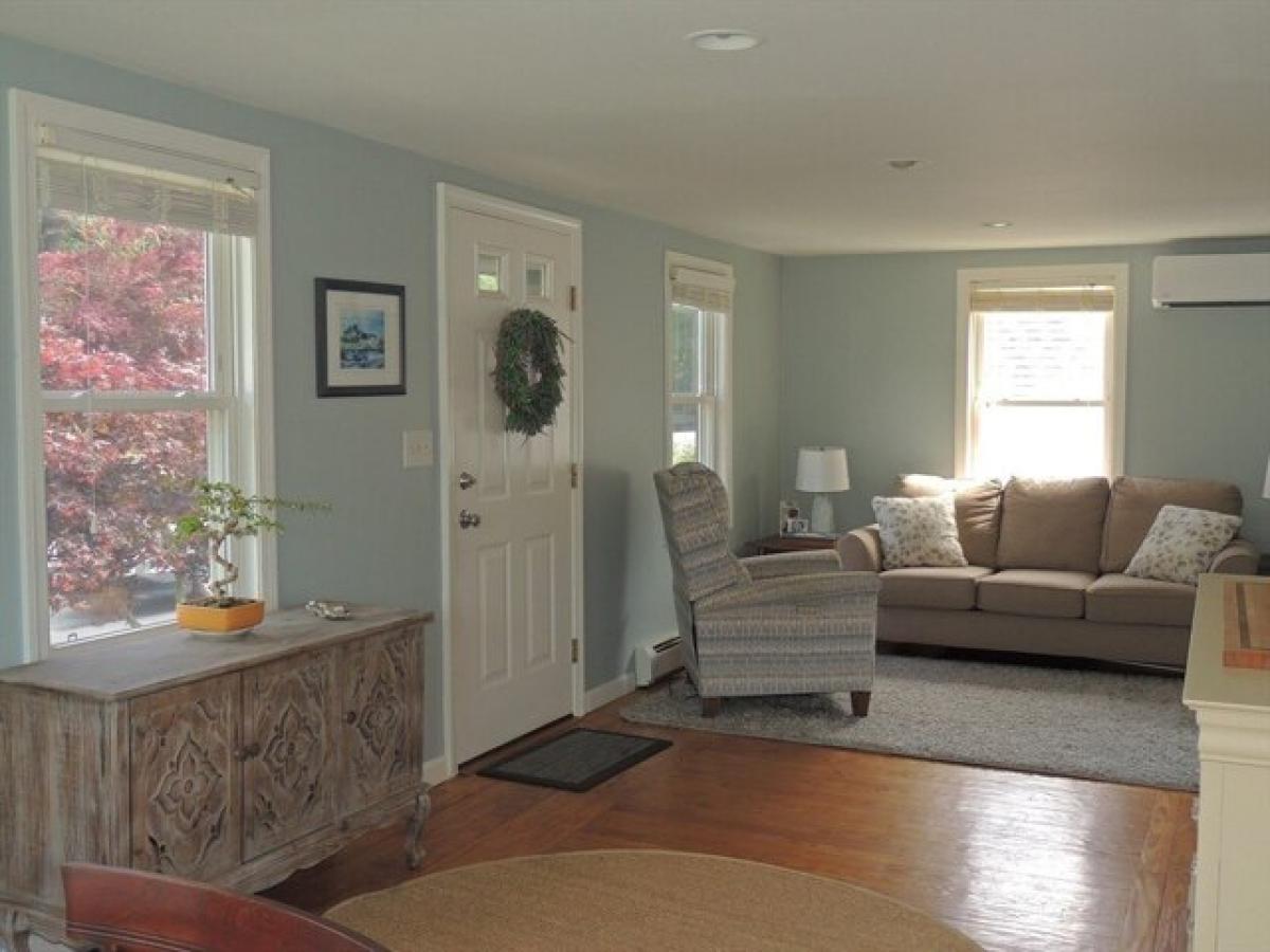 Picture of Home For Sale in Wareham, Massachusetts, United States