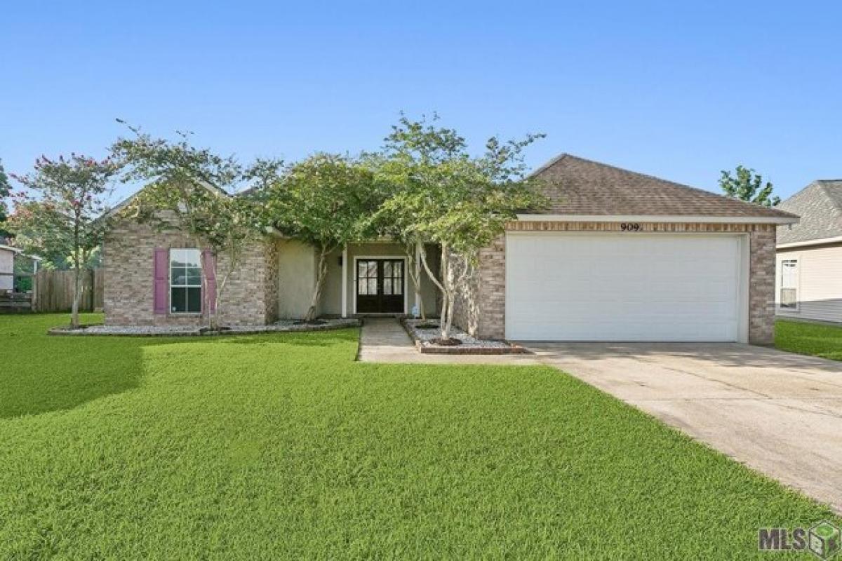 Picture of Home For Sale in Gonzales, Louisiana, United States