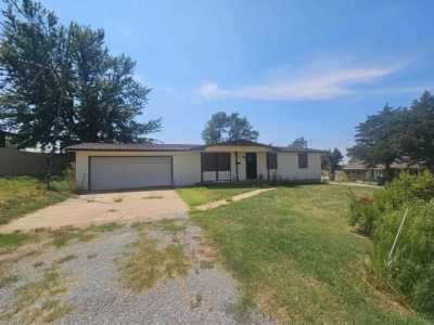 Home For Sale in Hennessey, Oklahoma