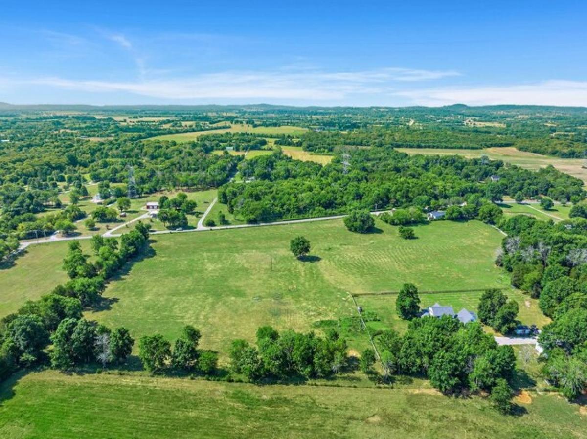 Picture of Residential Land For Sale in Eagleville, Tennessee, United States