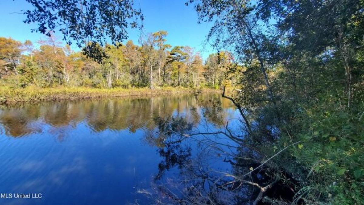 Picture of Residential Land For Sale in Diamondhead, Mississippi, United States