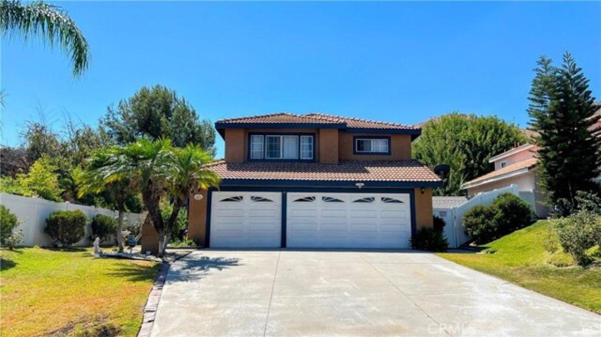 Picture of Home For Sale in Colton, California, United States