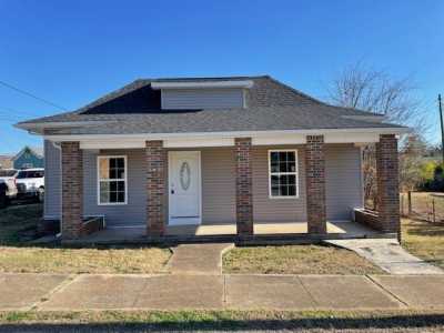 Home For Sale in Cowan, Tennessee