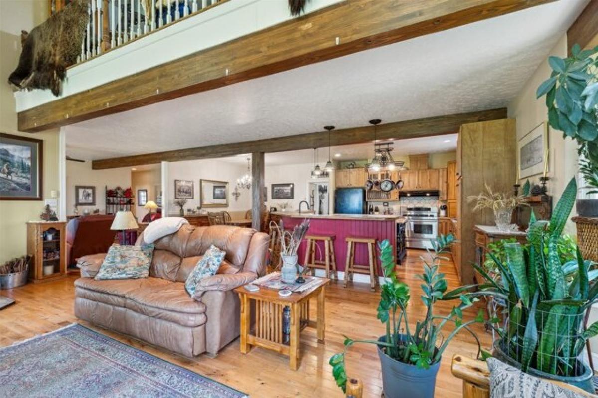 Picture of Home For Sale in Corvallis, Montana, United States