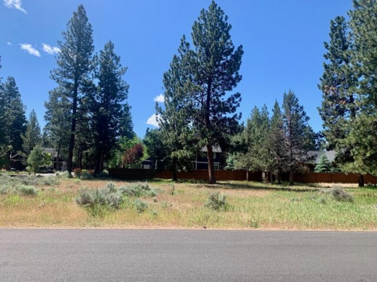 Picture of Residential Land For Sale in Sisters, Oregon, United States