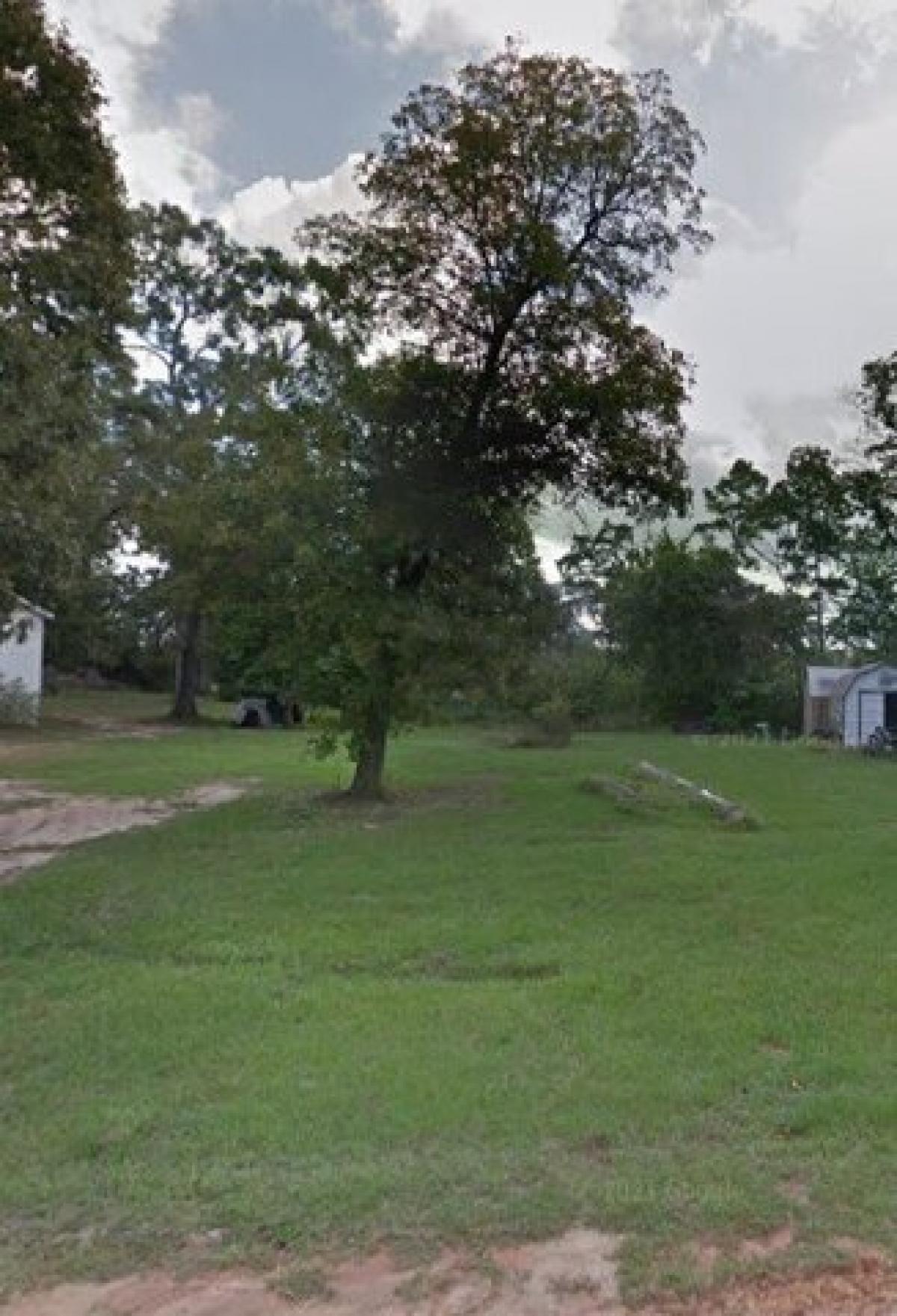 Picture of Residential Land For Sale in Oakhurst, Texas, United States