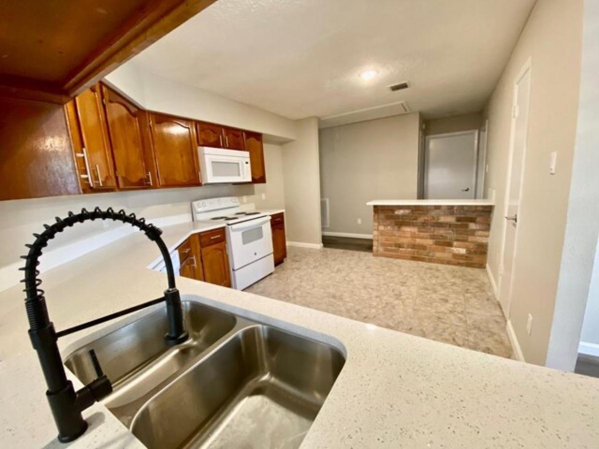 Picture of Home For Rent in Friendswood, Texas, United States