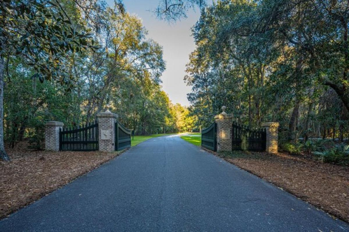 Picture of Residential Land For Sale in Johns Island, South Carolina, United States