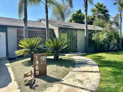 Home For Sale in Costa Mesa, California