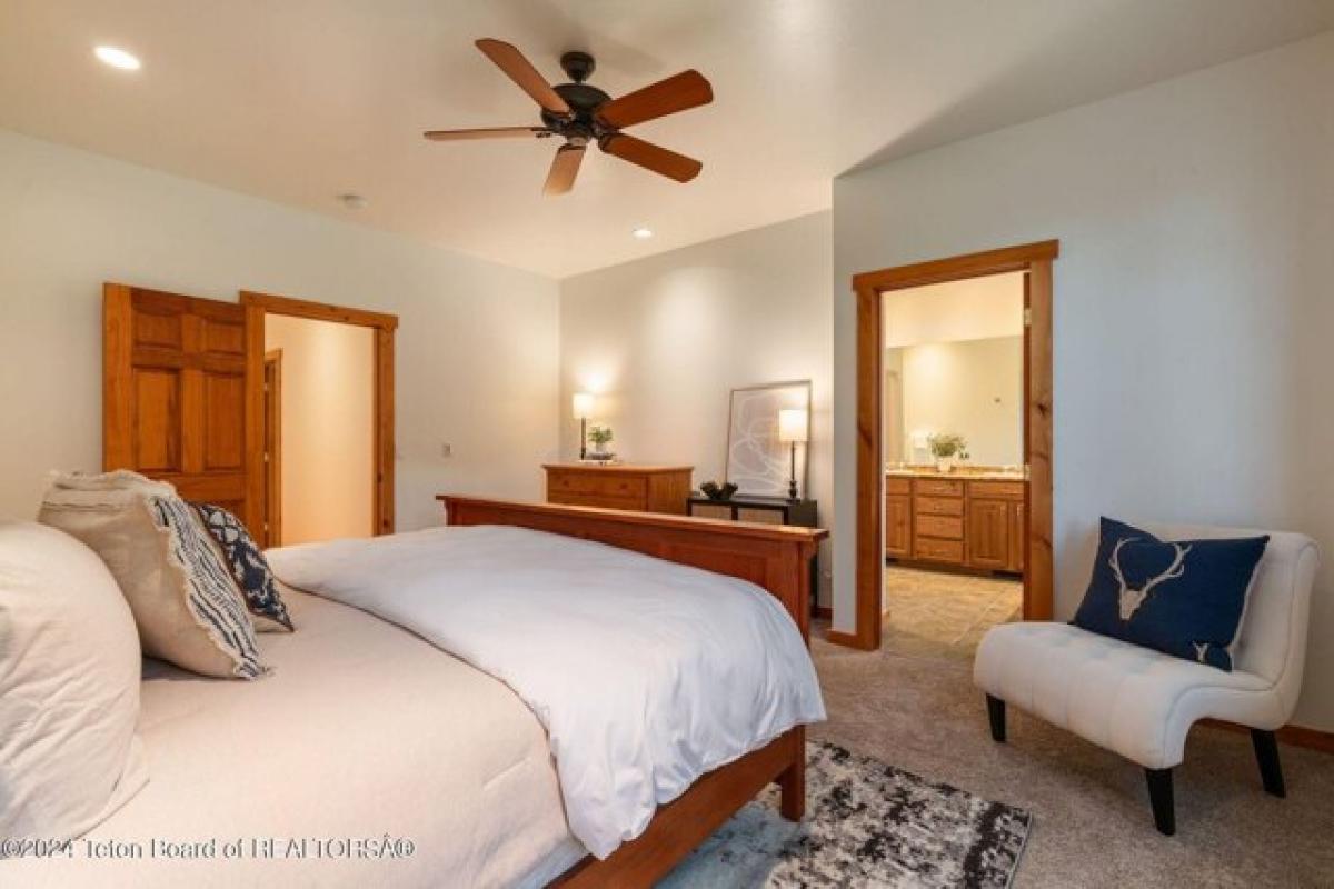 Picture of Home For Sale in Jackson, Wyoming, United States