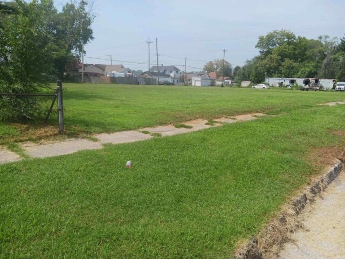 Picture of Residential Land For Sale in Vincennes, Indiana, United States