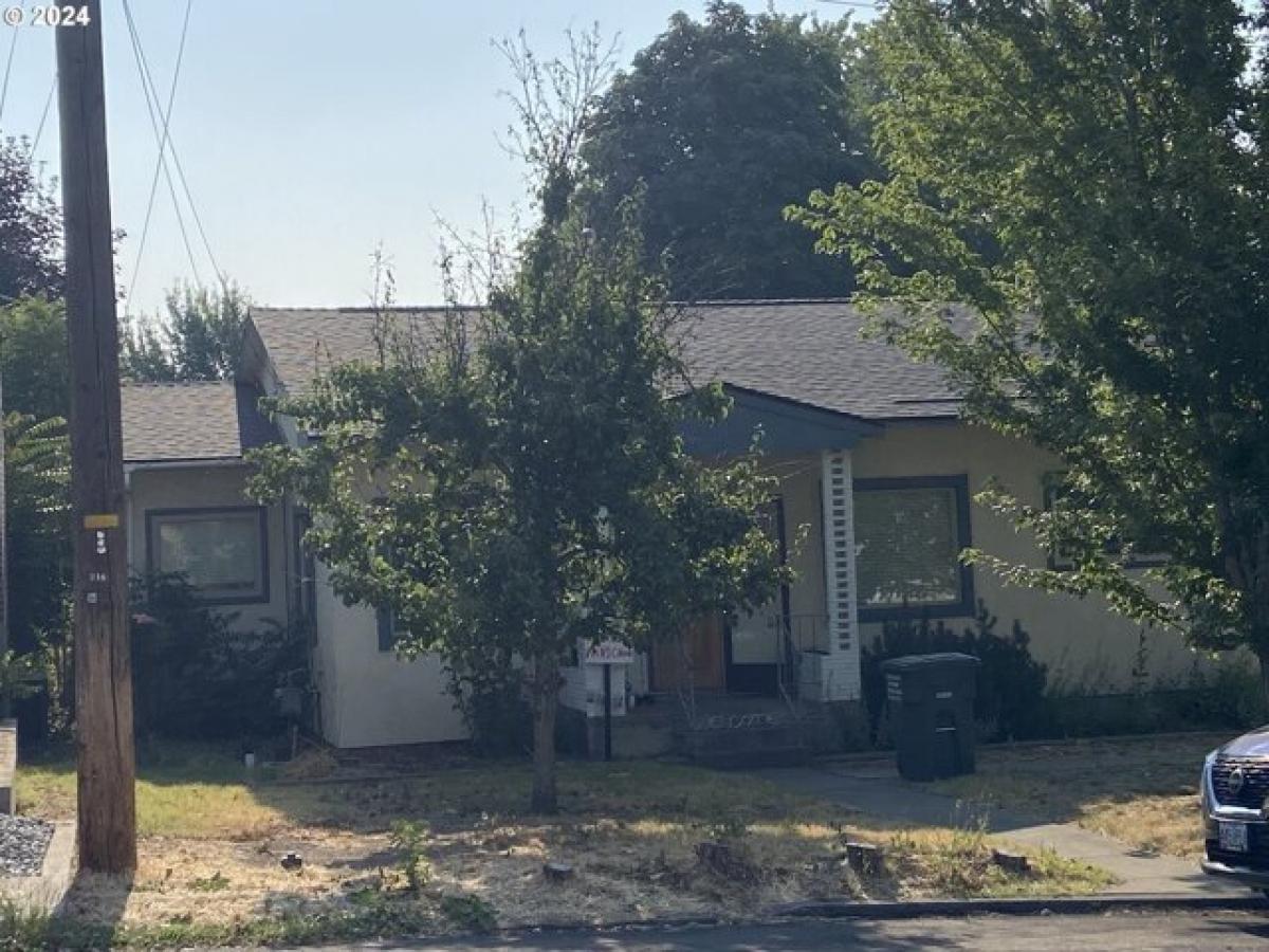 Picture of Home For Sale in Pendleton, Oregon, United States