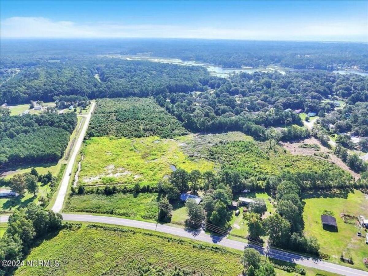 Picture of Residential Land For Sale in Shallotte, North Carolina, United States