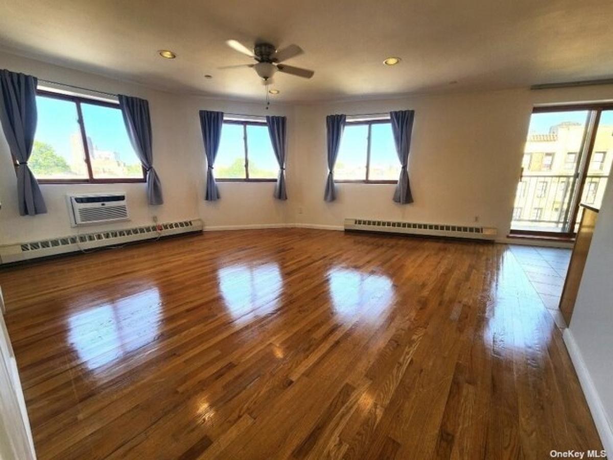 Picture of Home For Rent in Kew Gardens, New York, United States