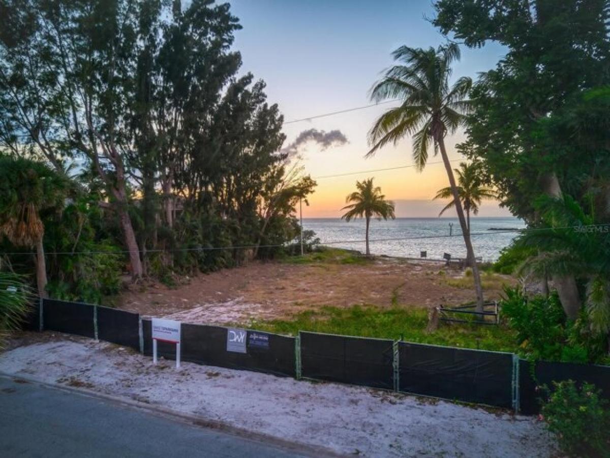 Picture of Residential Land For Sale in Sarasota, Florida, United States