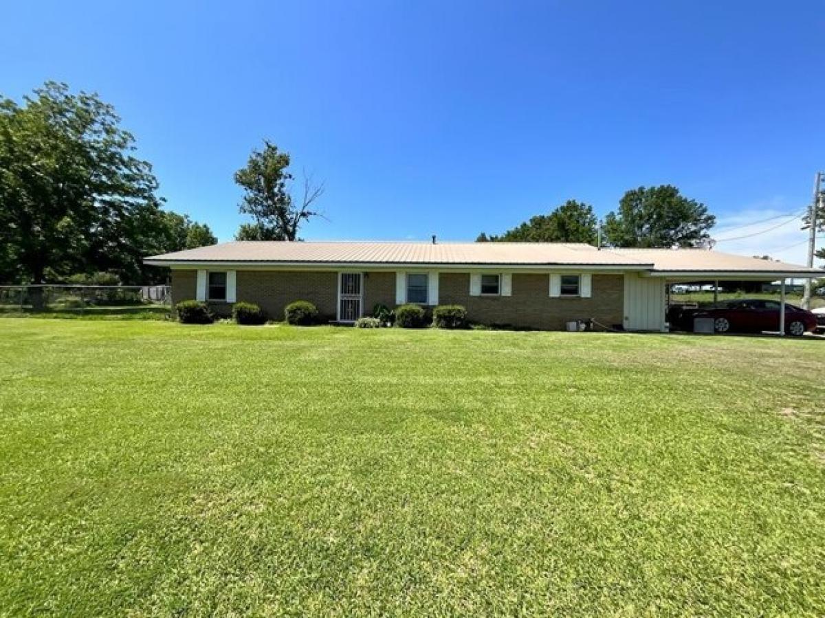 Picture of Home For Sale in Bruce, Mississippi, United States