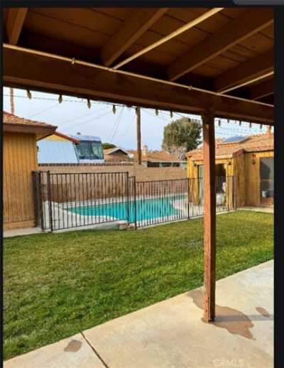 Home For Sale in Quartz Hill, California