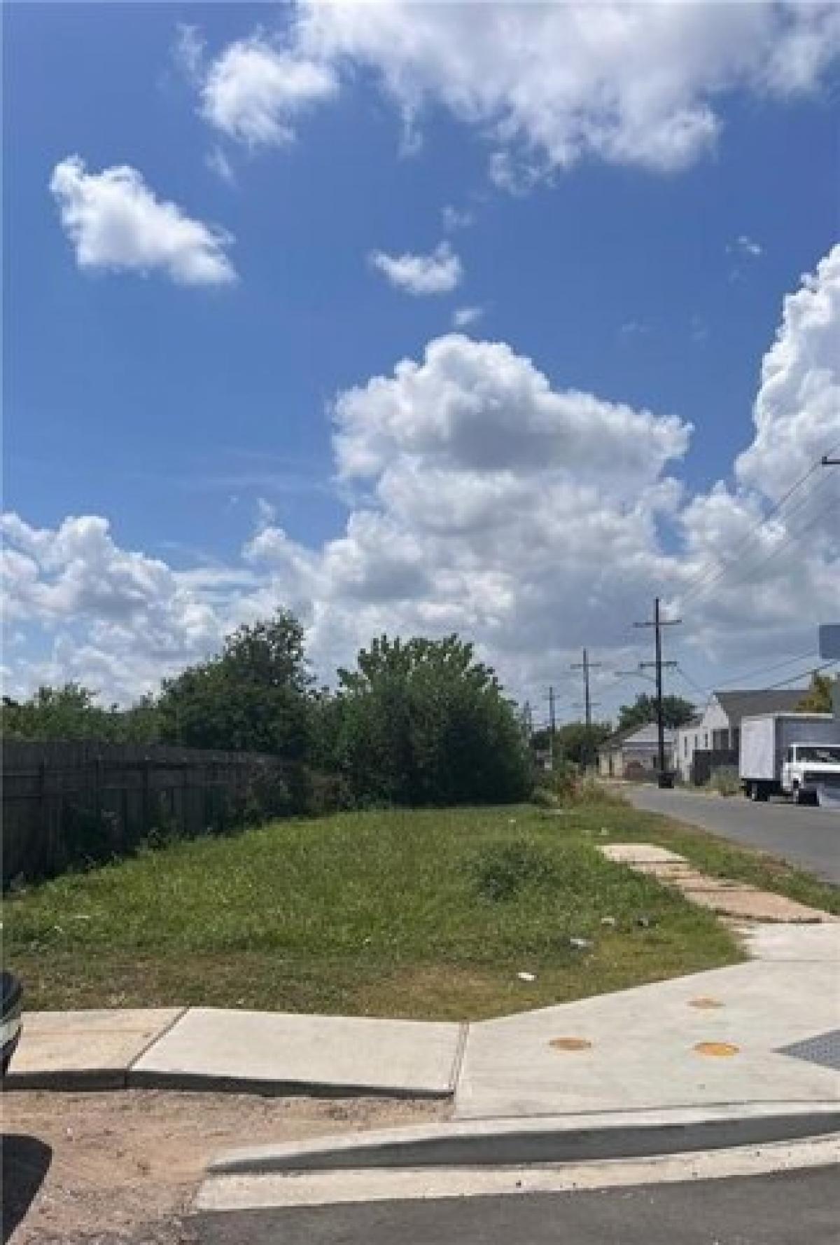 Picture of Residential Land For Sale in New Orleans, Louisiana, United States