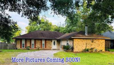 Home For Sale in Denham Springs, Louisiana