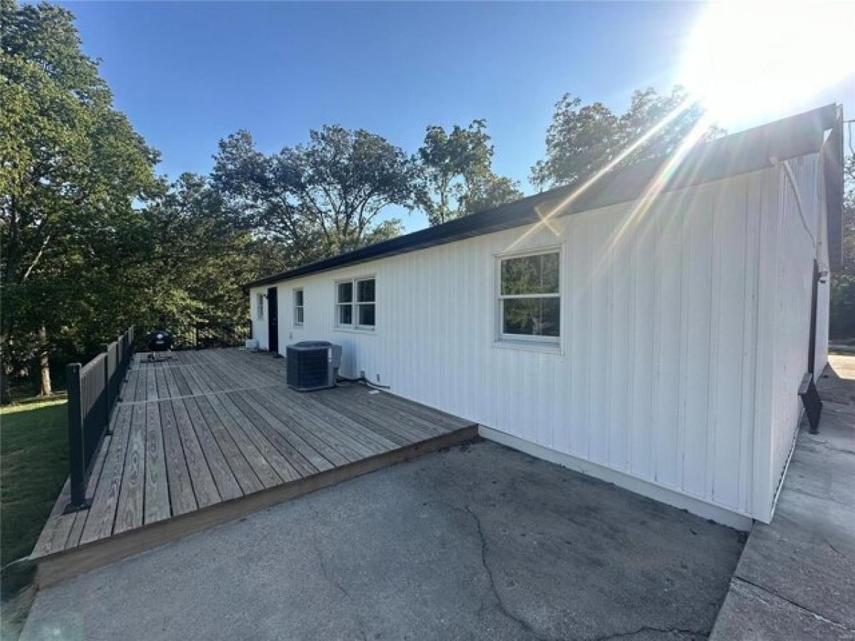 Picture of Home For Sale in New London, Missouri, United States