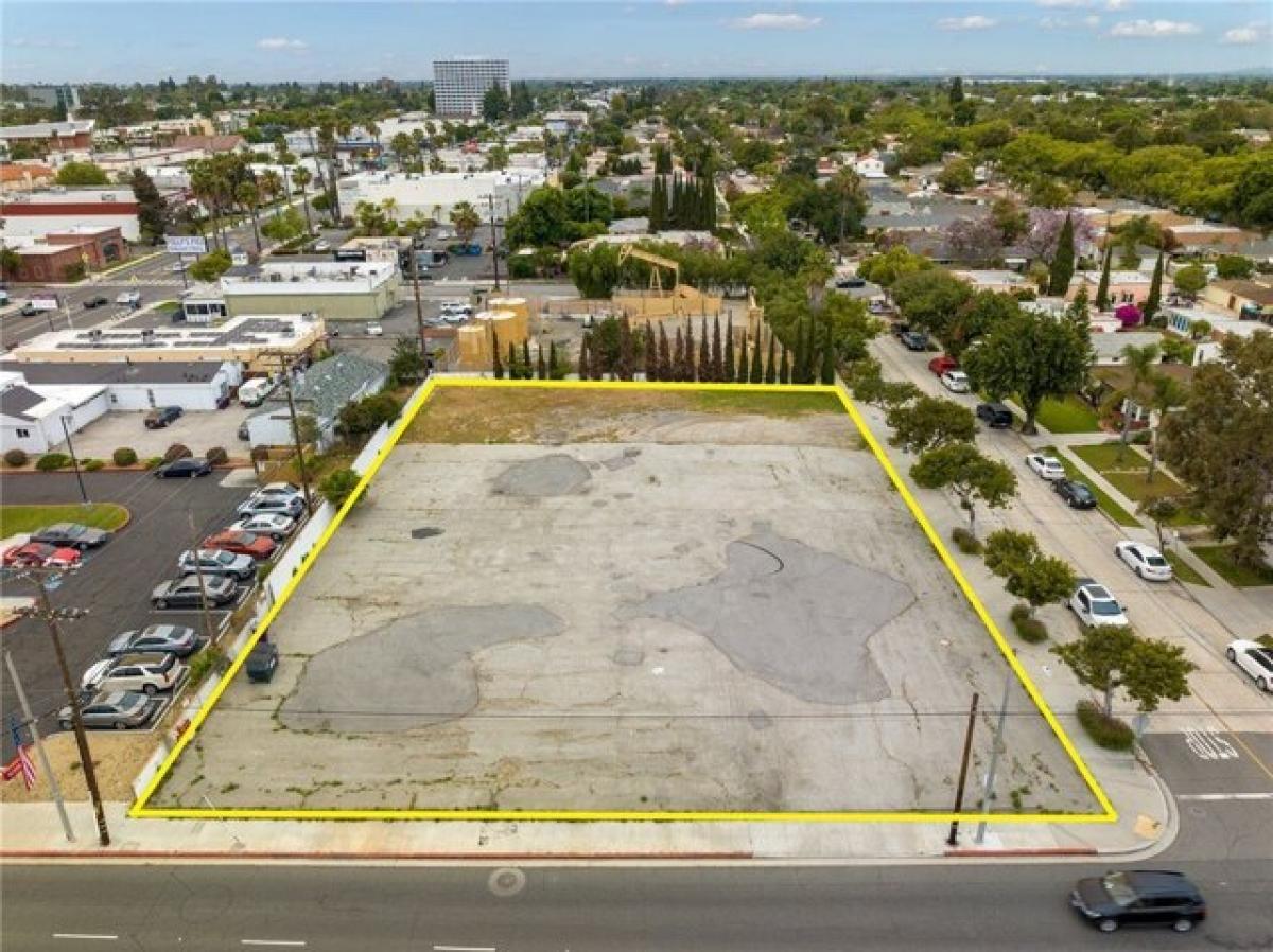 Picture of Residential Land For Sale in Long Beach, California, United States