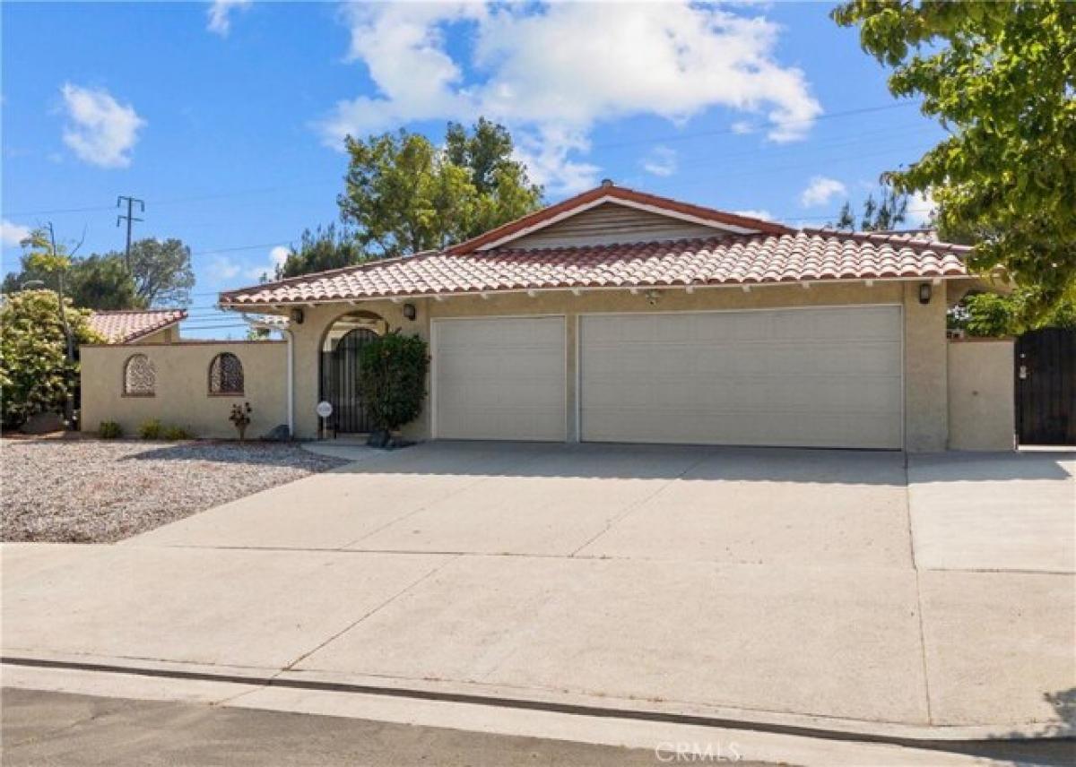 Picture of Home For Rent in Chatsworth, California, United States