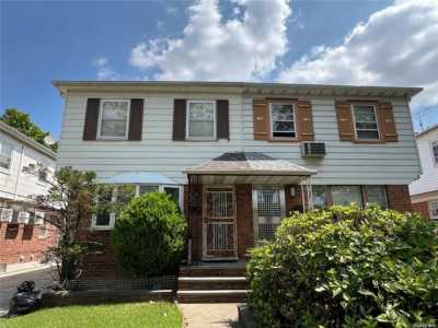 Home For Sale in Fresh Meadows, New York